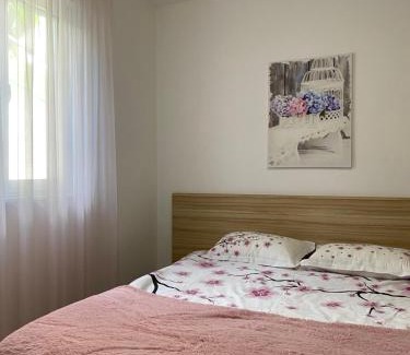 Ilidza Apartment | Pet-Friendly Medina: Pool Access & High Guest Ratings