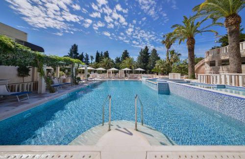 Boreti Hotel | Oceanfront Mediteran Hotel & Resort with Private Beach Access