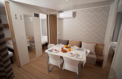 Terme Catez House | Relax at Mediteran Travel Mobile Homes in Camping Terme Čatež