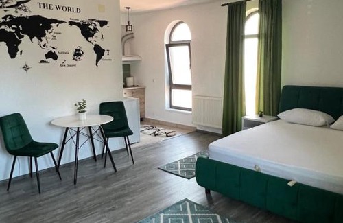 Tirgu Jiu House | Budget-Friendly Mediterranean House: Family-Friendly Retreat