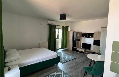 Tirgu Jiu House | Budget-Friendly Mediterranean House: Family-Friendly Retreat