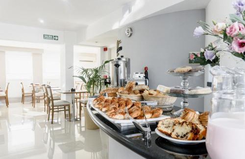 Centro Hotel | Relax at Mediterráneo Hotel y Spa with Oceanfront Amenities