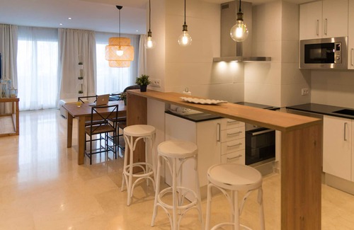 Sitges Town Center Apartment | Relaxing Oceanfront Retreat at Mediterráneo Sitges