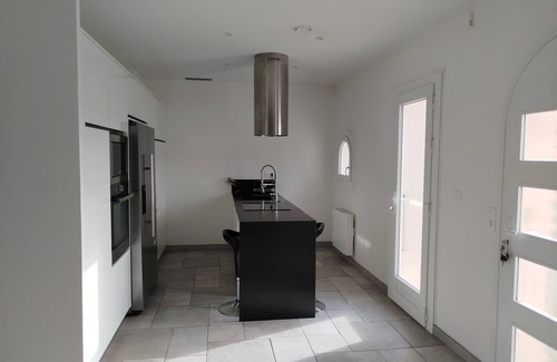 La Chapelle-de-Guinchay House | Mediterranean in Beaujolais