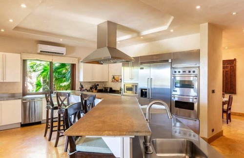 Playa Flamingo House | Beachfront Flamingo Mansion: Top-Rated with Private Pool & Spa