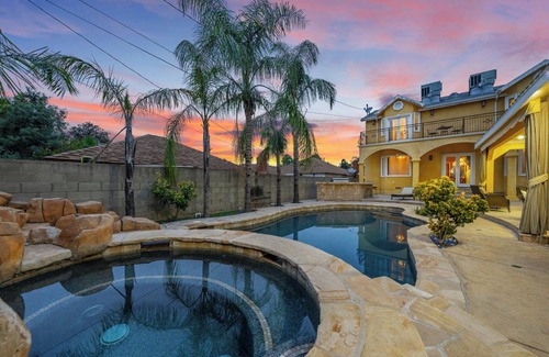 Burbank House | Relaxing Mediterranean Villa with Pool and Sauna Access
