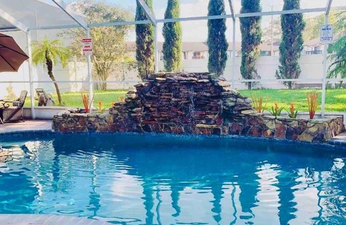 Lake Magdalene House | Mediterranean Villa with Heated Pool and Gym Facilities