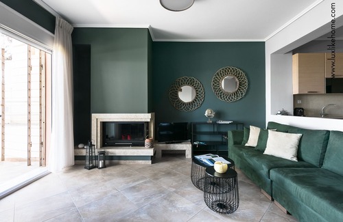 Kalyves Polygyrou House | Beachfront Bliss at Luxlikehome Mediterranee House