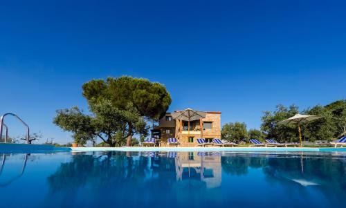 Vourvourou Apartment | Idyllic Mediterraneo Luxury Suites with Ocean View & Pool