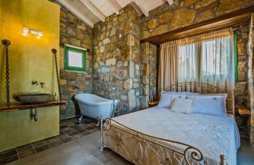 Vourvourou Apartment | Idyllic Mediterraneo Luxury Suites with Ocean View & Pool