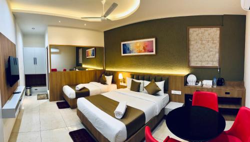 Palakkad Hotel | Discover Medley Regency: Ideal for Budget Travelers