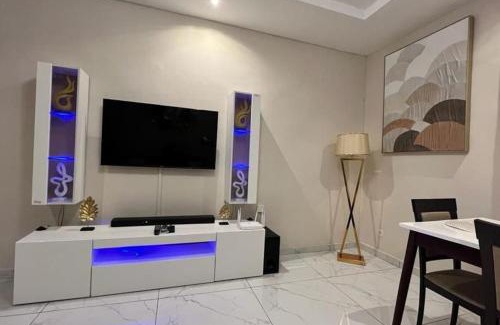 Cocody Apartment | Elegant Medo Houses: Family-Friendly Retreat Awaits You