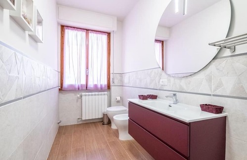 Pisa Apartment | Medoro Apartment: 4-Star Stay with Wi-Fi & Family Friendly
