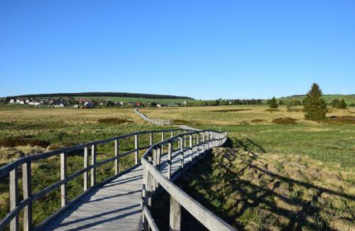 Loucna Pod Klinovcem House | Discover Medvědí Boudy: Family-Friendly & Pet Welcoming