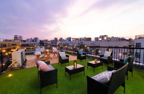 Azumabashi Apartment | Elegant Meee Asakusa: Rooftop Views & Family-Friendly Stay