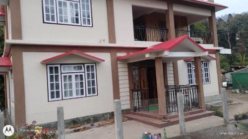 Takdah House | Cozy Meera Homestay: Family and Pet-Friendly Retreat