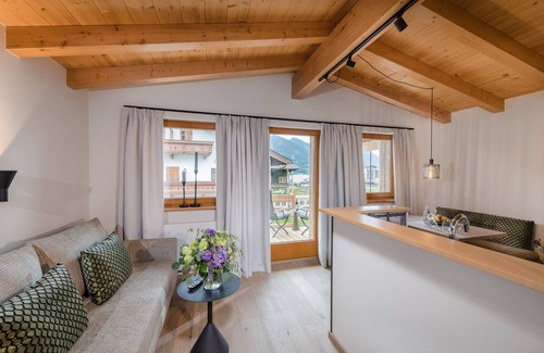 Pertisau Apartment | Discover Meerberg Achensee: Top-Rated Lake View Retreat