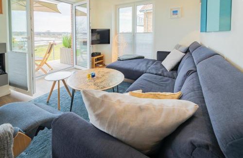 Hohwacht Apartment | Oceanfront Retreat: Meeresblick with Pet-Friendly Amenities