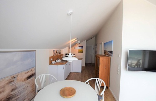 Hohwacht Apartment | Oceanfront Retreat: Meeresblick "Strandkorb" Haus 3