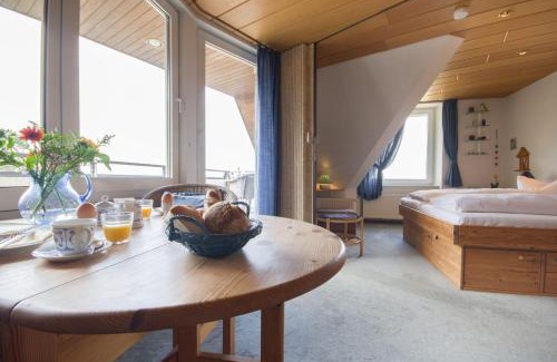 Duhnen Apartment | Oceanfront Escape at Meeresbrandung-36: 4-Star Comfort