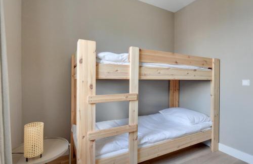 Municipality of Uitgeest Apartment | Meerzicht 57: Bright 3-Bedroom Apartment with Terrace