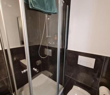 Azmannsdorf Apartment | Discover Comfort at Meet and Greet am Radfernweg E-Bike Verleih