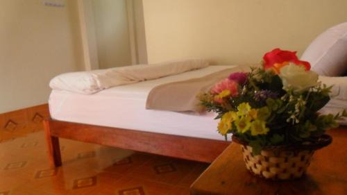 Nong Khiaw House | Cozy Meexai Guesthouse: Family-Friendly Stay Awaits You