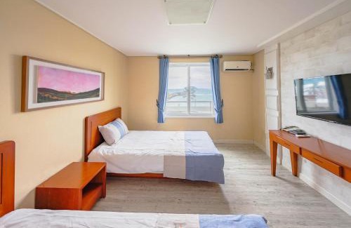 Hallim Resort | Premier Oceanfront Retreat at Mega Resort with Private Beach