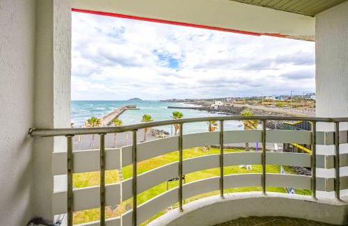 Hallim Resort | Premier Oceanfront Retreat at Mega Resort with Private Beach