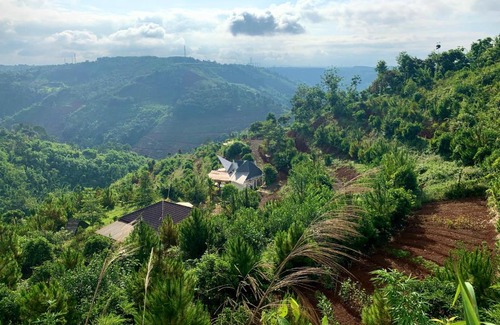 Dak R'Lap Villa | Pet-Friendly Retreat at Megarden Thung Lũng - 8/10 Rating