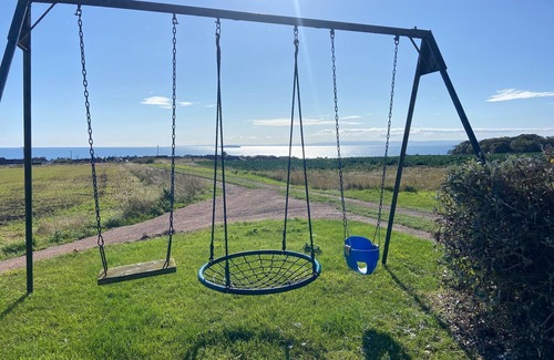 Anstruther Cottage | Meggie Allans Cottage: Cozy Retreat for 4 with Breakfast