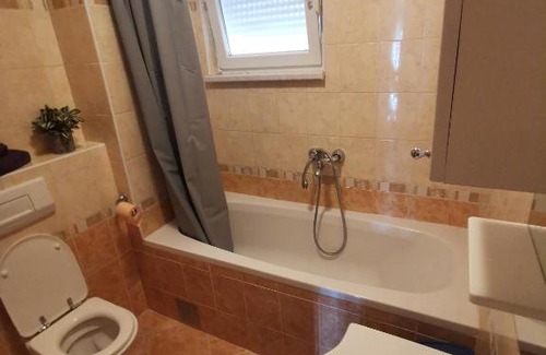 Istok Apartment | Top-Rated Megi Hotel: Family-Friendly Comfort Awaits