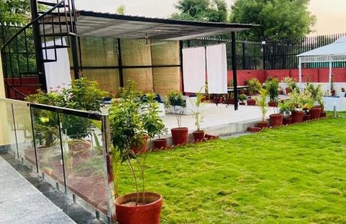 Udaipur Villa | Pet-Friendly Mehaan Farm House with Oceanfront Pool