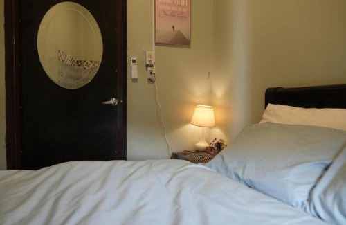 Huong Thuy Hotel | mehome