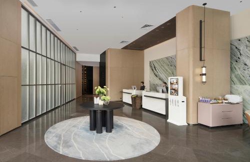 Panyu Hotel | Mehood Lestie International Hotel Panyu Wanbo Yuangang Metro Station Branch - Free Shuttle Bus to Canton Fair Complex During Canton Fair Period & Free afternoon tea & Free midnight snack & Free VPN Internet Access