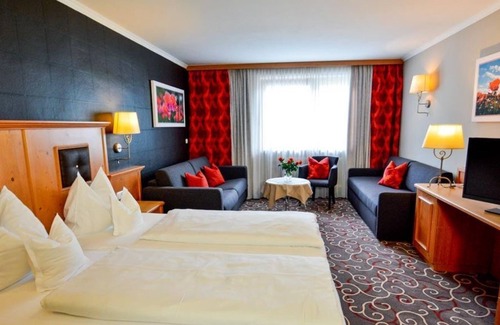 Weer House | Family-Friendly Mehrbettzimmer at Hotel Rettenberg