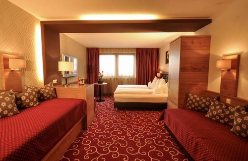 Weer House | Family-Friendly Mehrbettzimmer at Hotel Rettenberg