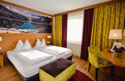 Weer House | Family-Friendly Mehrbettzimmer at Hotel Rettenberg