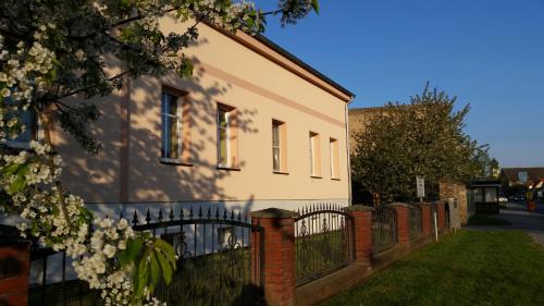 Tremmen Apartment | Discover Meiers FeWo: Pet & Child Friendly Retreat