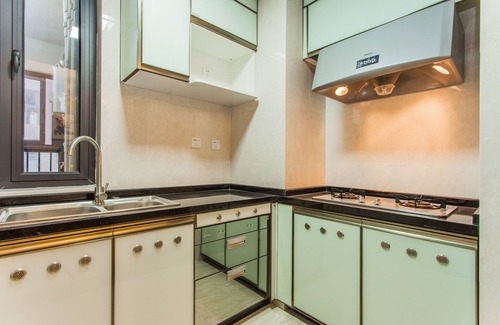 Zhujiang New Town Apartment | Family-Friendly Meixu Apartment with Kitchen Amenities