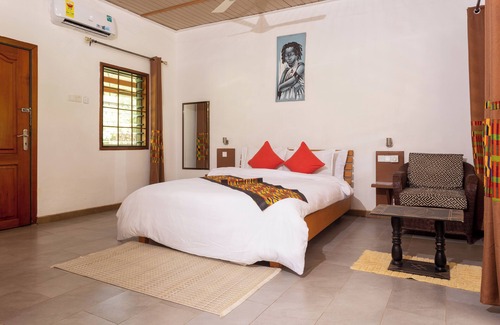 North Tongu Resort | Relax at Mekandi Riverside Resort: Pool, Spa & Family Fun