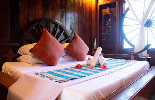 Stung Treng House | Explore Mekong Bird Resort: Family-Friendly with Pool & Dining