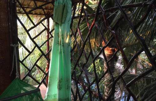 Cai Lay House | Inviting Mekong Family Nam Giang Homestay with Pool & Pets