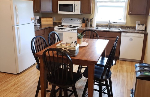 Savage Harbour Cottage | Cozy Mel's Place - Steps from the Ocean and Family-Friendly