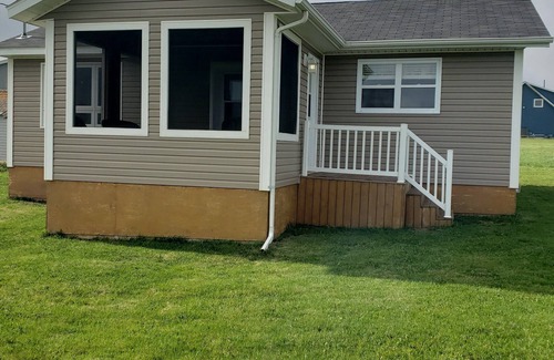 Savage Harbour Cottage | Cozy Mel's Place - Steps from the Ocean and Family-Friendly