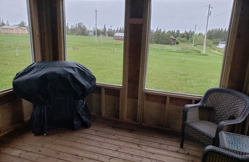 Savage Harbour Cottage | Cozy Mel's Place - Steps from the Ocean and Family-Friendly