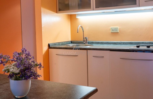 San Martino della Battaglia Resort | Mela Apartment - Pool and lake view in Desenzano