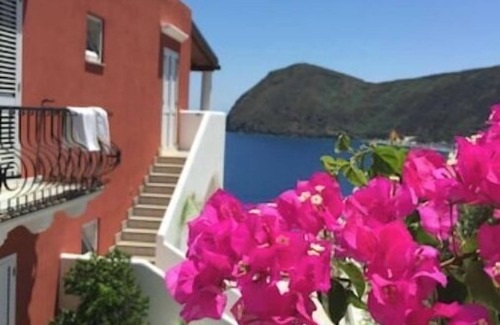 Canneto Apartment | Experience Mela House: Breathtaking Views of Aeolian Islands
