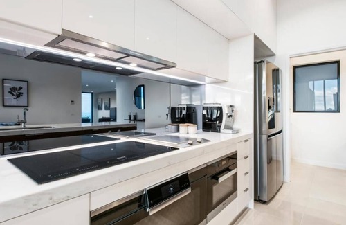 Southbank Apartment | Indulge in Melbourne City Apartments Skyview Penthouse