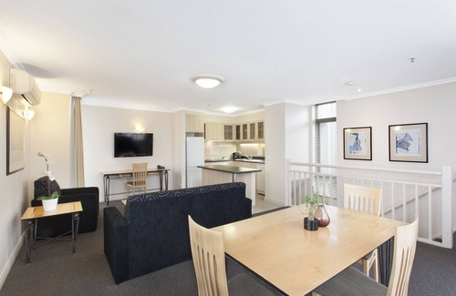 Fitzroy Hotel | Discover Melbourne Metropole Central: 4-Star Comfort Awaits